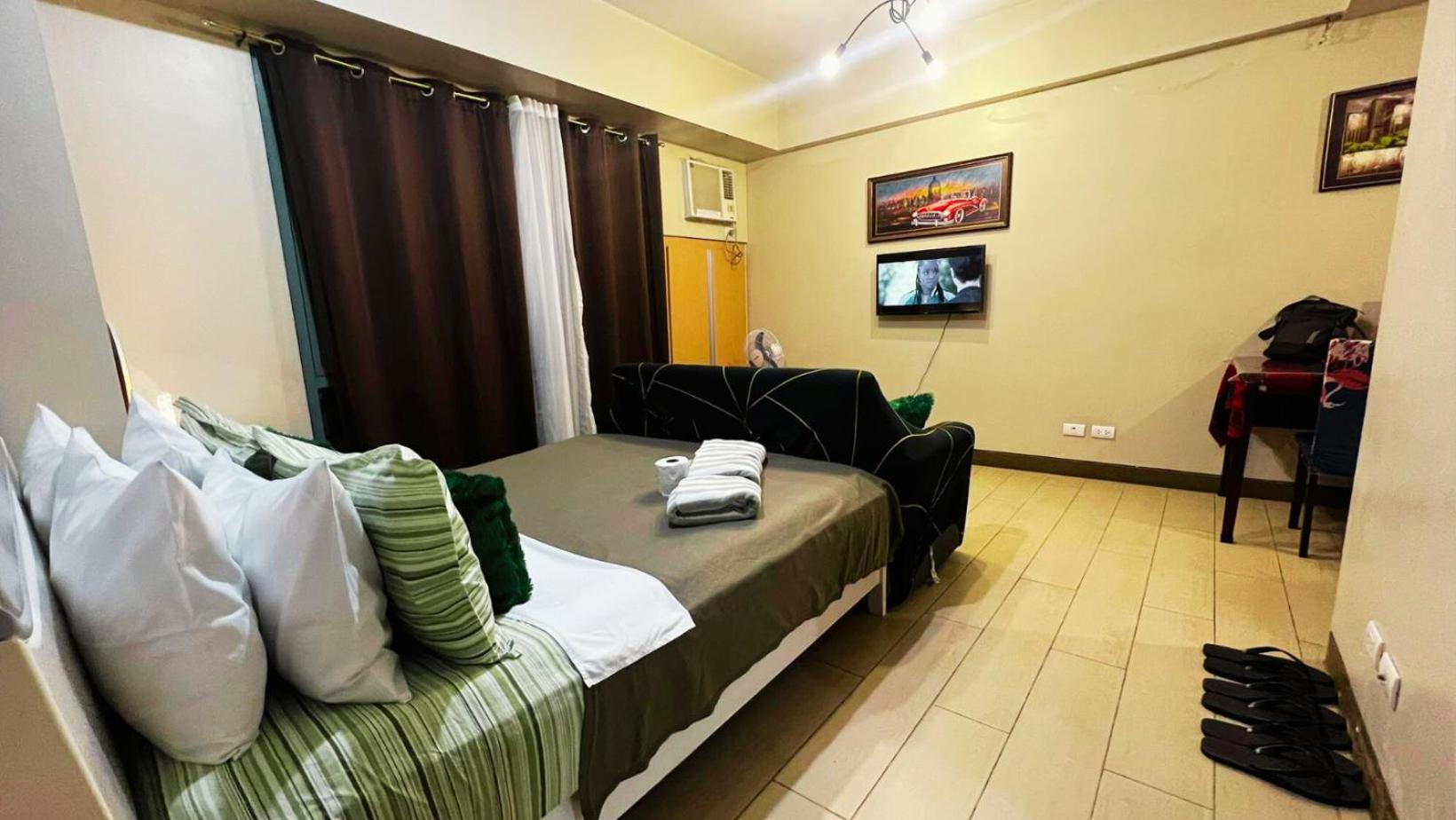 Two Palm Tree Villas Condominium - Studio 8Th Fl With Balcony - Across Terminal 3 Airport Pasay Exterior photo